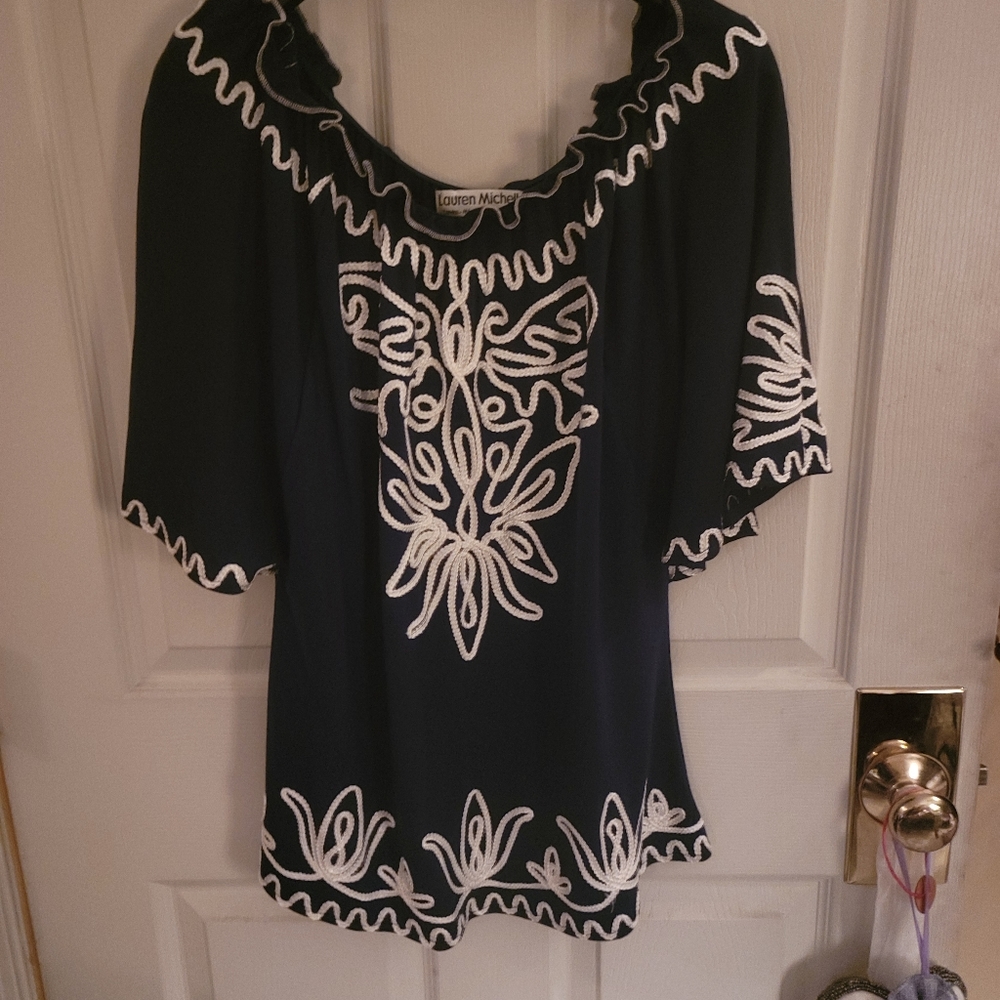 NAVY AND WHITE BOHO TOP - Picture 3 of 5